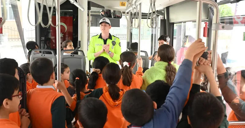 Başkan Altay: Trafikte nezaketin yaygınlaştığı bir şehir hedefiyle çalışıyoruz!