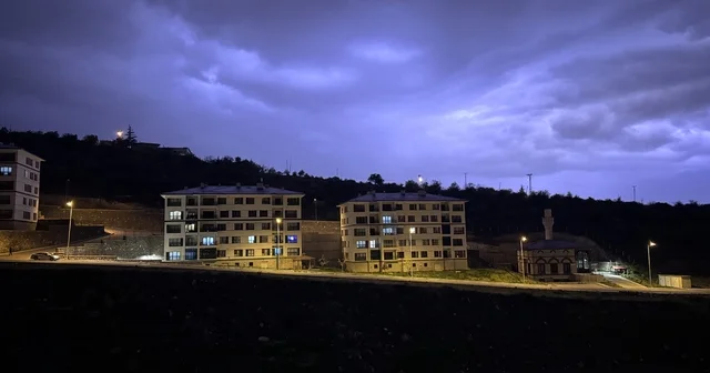Kayseri de şimşekler geceyi aydınlattı Kayseri Haberleri