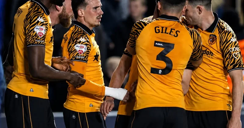 Hull City, Premier Lig in kapısında! Son bir maç kaldı