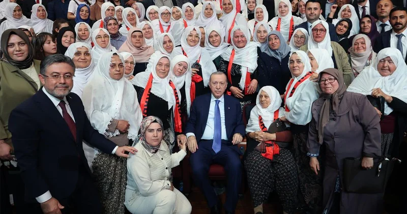 Çiftçiler Günü’nde renkli buluşma: Cumhurbaşkanı Erdoğan kadın üreticilerle bir araya geldi
