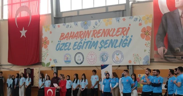 Karapınar da özel öğrencilerden renkli şenlik Konya Haberleri