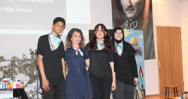 Lise öğrencileri Filistin in gözyaşları nı sahneye taşıdı İzmir Haberleri