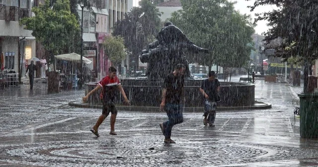Edirne nin kuzeyi ve Kırklareli için şiddetli yağış uyarısı Edirne Haberleri