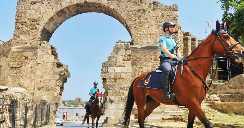 Antik kentin atlıları