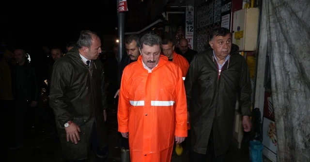 Vali Tavlı dan sel açıklaması: Can kaybı ve yaralanma yok, iş yerlerinde zararlar mevcut Samsun Haberleri