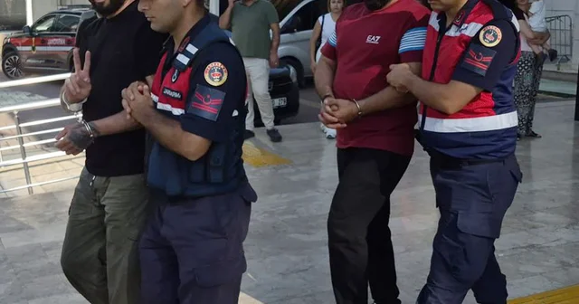 Zorla evine girdikleri kişinin 20 bin lirasını gasbeden 4 şüpheli tutuklandı Antalya Haberleri