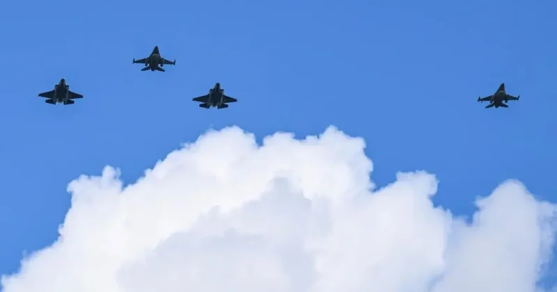 Polonya nın F 35 savaş uçakları ilk uçuşlarını gerçekleştirdi