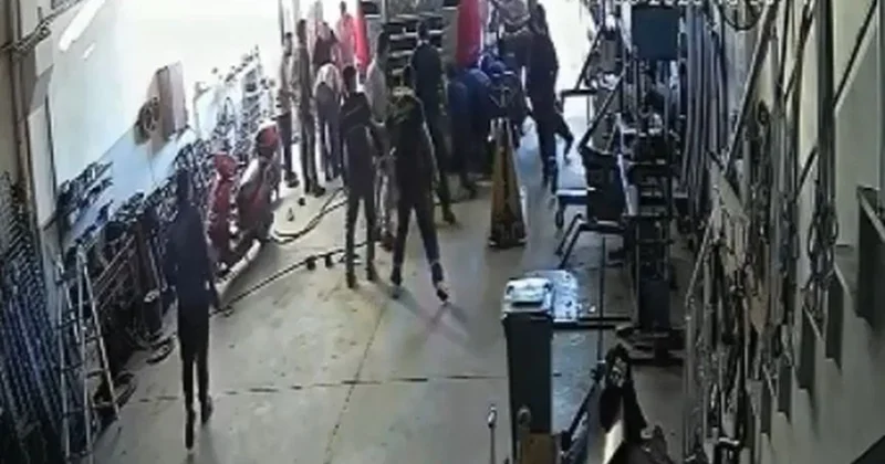Aksaray da TIR Altında Kalan Baba ve Oğul Kurtarıldı