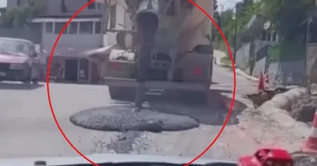 Yola beton dökerek ilerleyen beton mikseri VİDEO İZLE