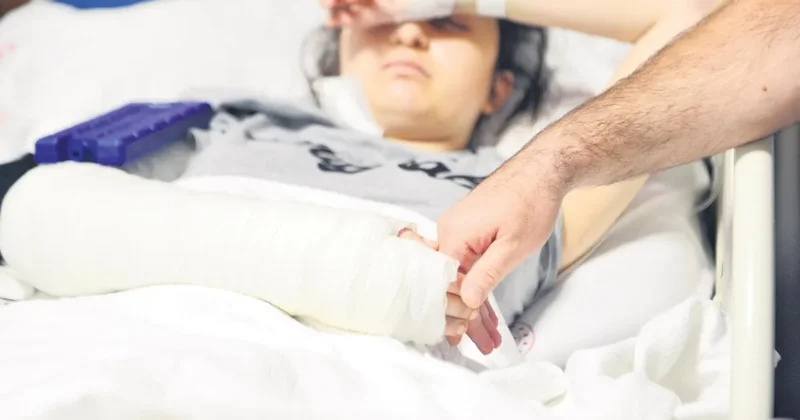 12’nci kattan düşen Ecrin’in mucize kurtuluşu