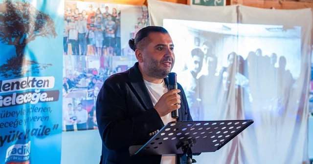 Radikal Eğitim Kurumları ndan Gelenekten Geleceğe buluşması Kıdemli ve genç eğitimciler aynı sofrada İzmir Haberleri
