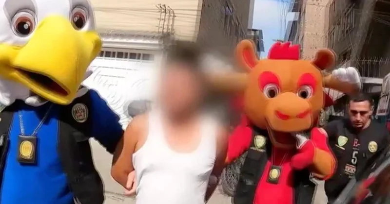 Peru Polisi Dünya Kupası Maskotu Kılığına Girerek Uyuşturucu Kaçakçısını Yakaladı