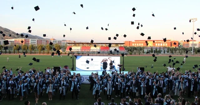 ADÜ Tıp Fakültesi 23. dönem mezuniyet ve yemin töreni gerçekleştirildi Aydın Haberleri