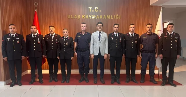 Ulaş ta jandarma komutanı ve beraberindekiler, Kaymakam Eskimez i ziyaret etti Sivas Haberleri