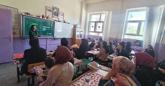Yeşilay Kars Şubesi nden velilere bağımlılıkla mücadele eğitimi Kars Haberleri