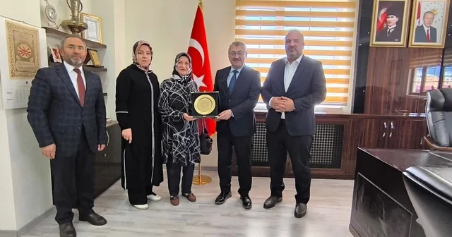 Emekli öğretmenden örnek bağış Erzurum Haberleri