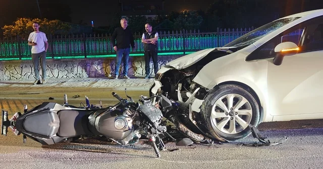 Otomobil ile kafa kafaya çarpışan motosiklet sürücüsü yaralandı Sakarya Haberleri