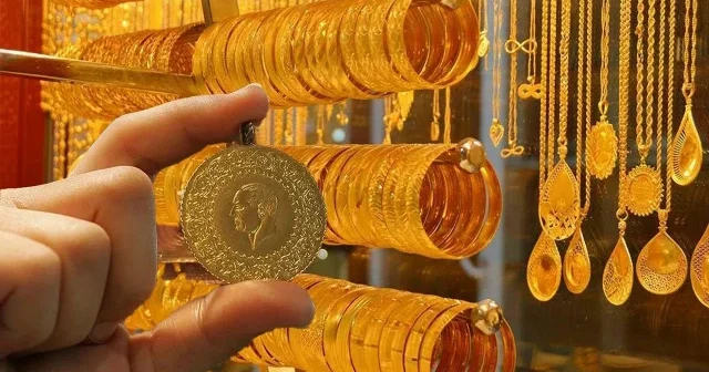 Altın yükselecek mi düşecek mi? Dev bankalar tahminlerini güncelledi VİDEO İZLE