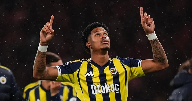Oosterwolde ye biri tanıdık, iki talip birden! Fenerbahçe teklifleri değerlendirecek