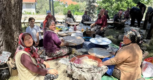 Gördes Huzurevi nden milli takıma yürekten destek Manisa Haberleri