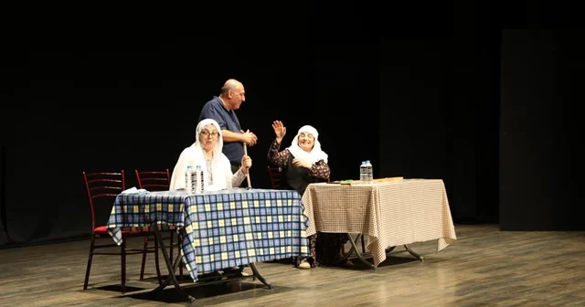 Aydın da Lokanta oyunu tiyatroseverlerden tam not aldı Aydın Haberleri