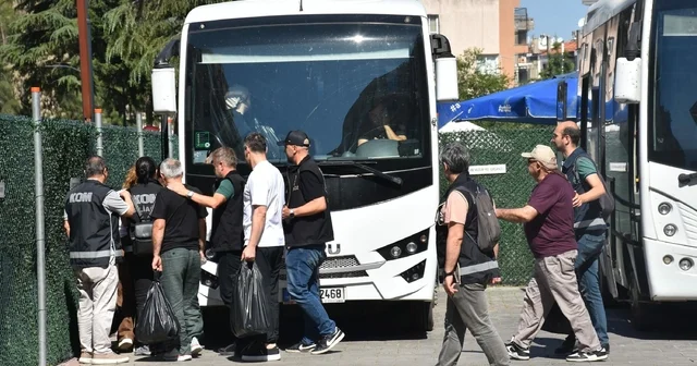 Ege Üniversitesi nde yolsuzluk operasyonunda 41 şüpheli adliyede İzmir Haberleri