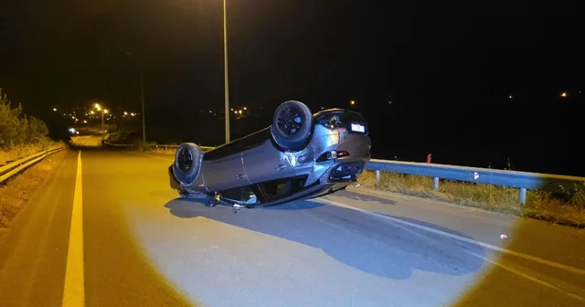 Kamyon ve otomobile çarpan araç takla attı: 2 yaralı Düzce Haberleri