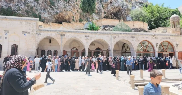Öğrenciler, LGS öncesi Balıklıgöl de dua etti Şanlıurfa Haberleri