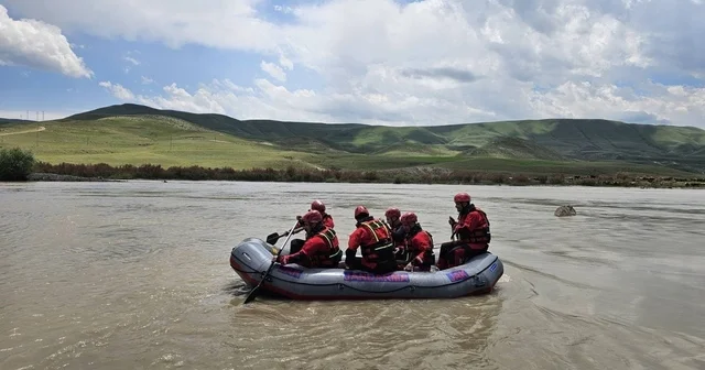 Aras Nehri nde kaybolan çoban 101 personel tarafından aranıyor Erzurum Haberleri