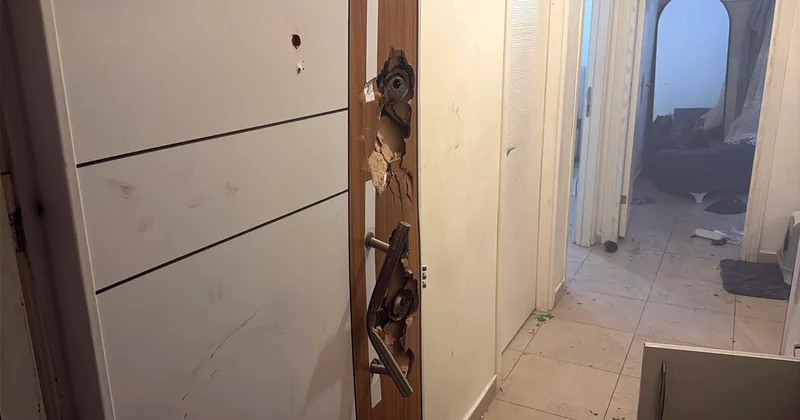 Antalya da Kadın Kendini Eve Kilitleyip Ateşe Verdi