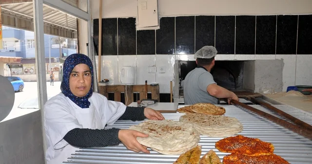 Anne, oğlu için açtığı fırında çalışmaya başladı Hatay Haberleri