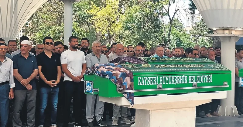 Bir aile toprağa verildi