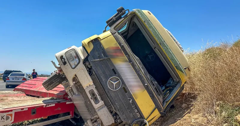 Uşak ta tırın şarampole devrilmesi sonucu 3 kişi yaralandı