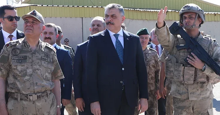 Bakan Çiftçi den üs bölgesine ziyaret Terörsüz Türkiye başarıya ulaşacak