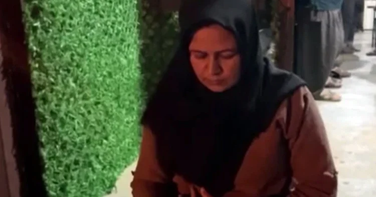 16 yaşındaki Hacer ailesine mektup bırakıp sırra kadem bastı! Annesi umutla bekliyor