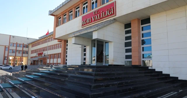 Ağrı da 1.071 öğrenci tarih ve kültür gezisine katılacak Ağrı dan 1.071 lise öğrencisi Ahlat, Çanakkale ve Ankara yı kapsayan tarih yolculuğuna çıkacak Ağrı Haberleri Habertürk Yerel Haberler