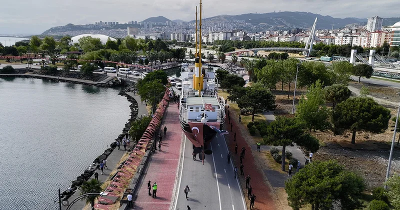 Gemi bir ilçeden başka bir ilçeye yürütüldü! Görenler şaşırdı Sözcü Gazetesi