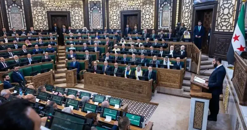 Esed rejiminden sonra bir ilk: Cumhurbaşkanı Şara başkanlık etti