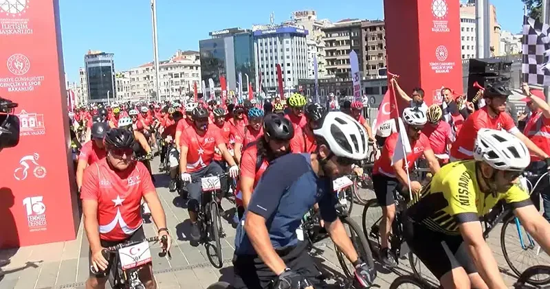 15 Temmuz etkinlikleri kapsamında düzenlenen bisiklet turu Taksim de başladı
