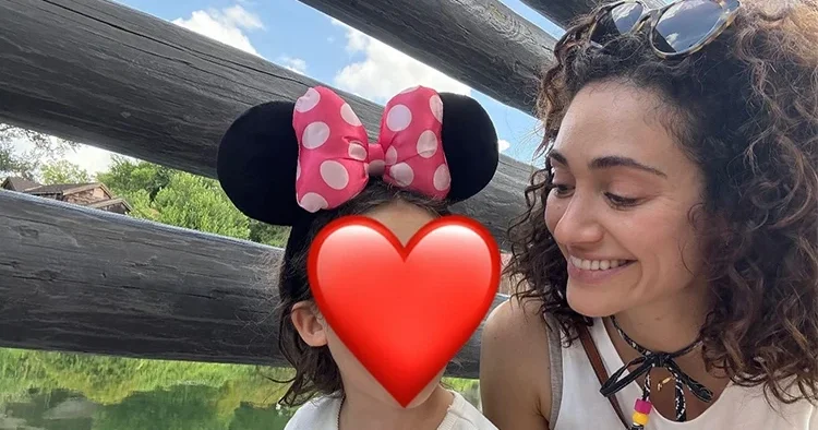 Yıllarca uğraşıp anne olamamıştı… Maç izlemek uğruna kızını neredeyse arabada doğuracaktı!