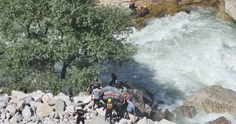 Şırnak ta balık tutarken Habur Çayı na düşen kişiyi arama çalışmaları sürüyor