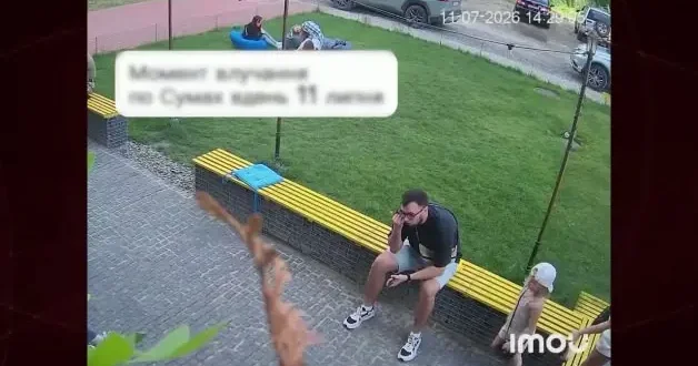 Kimi yemek yerken kimi parkta füze saldırısına yakalandı, işte Ukrayna daki panik anları...