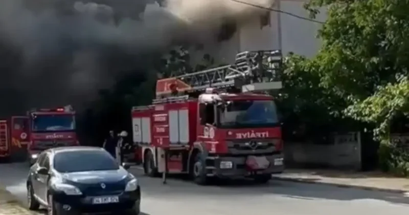 Sakarya da iki katlı binanın çatısında yangın