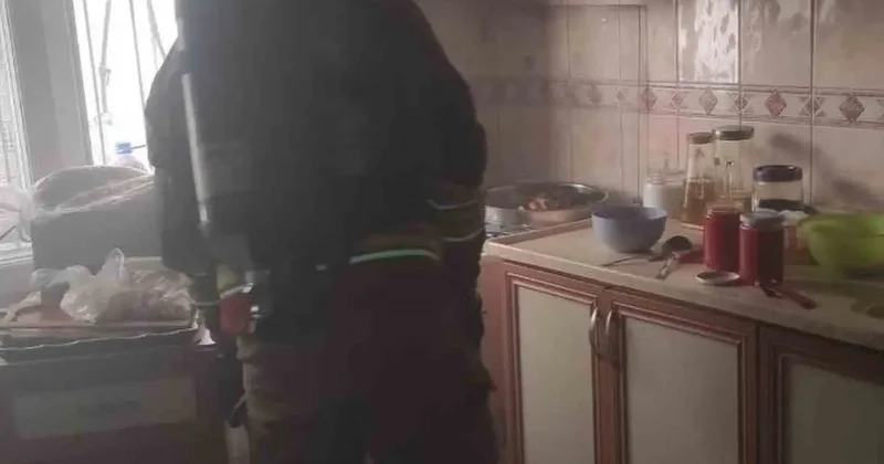 İskenderun’da ocakta unutulan yemek yangına neden oldu