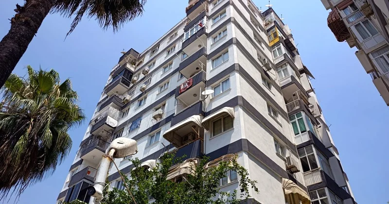 Adana da vahşet: Dini nikahlı eşi çekiçle dövüp boğazını kesti