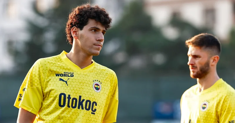 Fenerbahçe de ilk ayrılık gerçekleşti! İtalya nın yolunu tuttu Sözcü Gazetesi