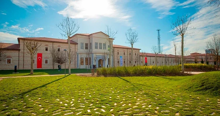Dünyanın en iyi yeşil kütüphanesi Türkiye’den! Bakan Ersoy: Rami kütüphanemiz ülkemize büyük bir gurur yaşattı