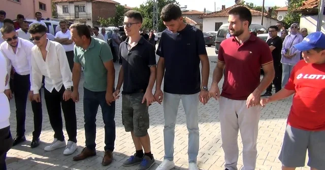 Çorum da düğüne İtalyan damgası: İki İtalyan halay çekip çiftetelli oynadılar Çorum Haberleri Habertürk Yerel Haberler