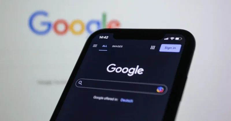 Google, klasik Arama butonunu değiştirmeyi test ediyor: Yerine 3 yapay zekâ kısayolu geldi
