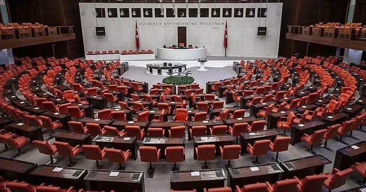 Özgür Özel, Veli Ağbaba ve Sera Kadıgil e ait dokunulmazlık dosyaları TBMM ye sevk edildi